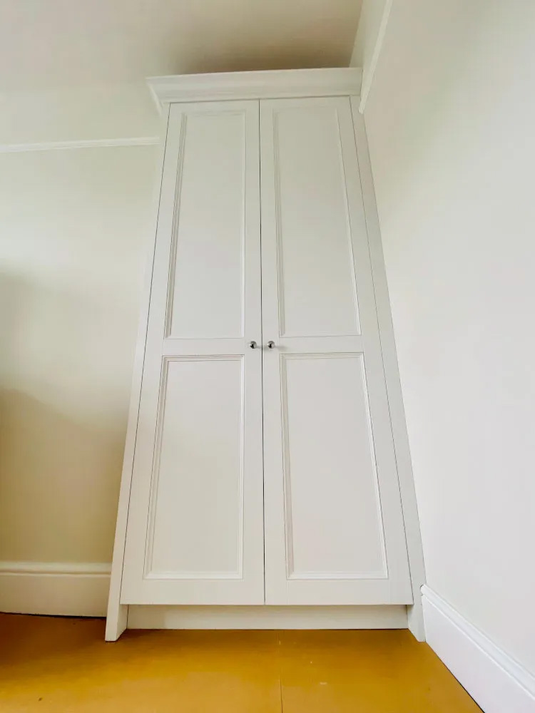 Gallery - Alcove Wardrobe Closed - James Hewitt Furniture By Design